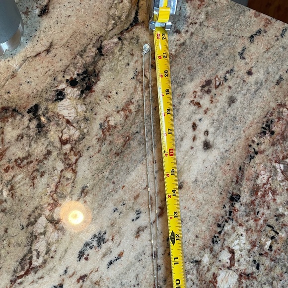 This charming necklace is a must have! - Picture 3 of 4